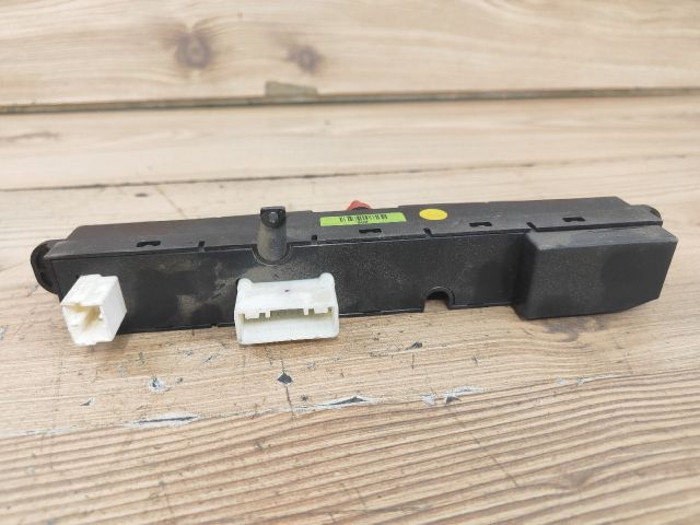 bontott KIA CEED Vészvillogó Kapcsoló