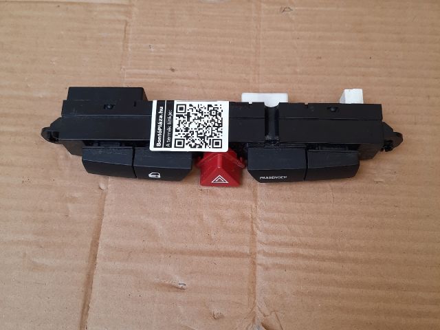 bontott KIA CEED Vészvillogó Kapcsoló