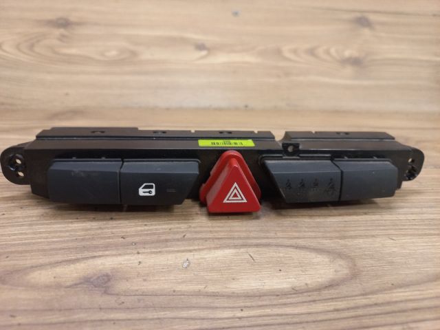 bontott KIA CEED Vészvillogó Kapcsoló