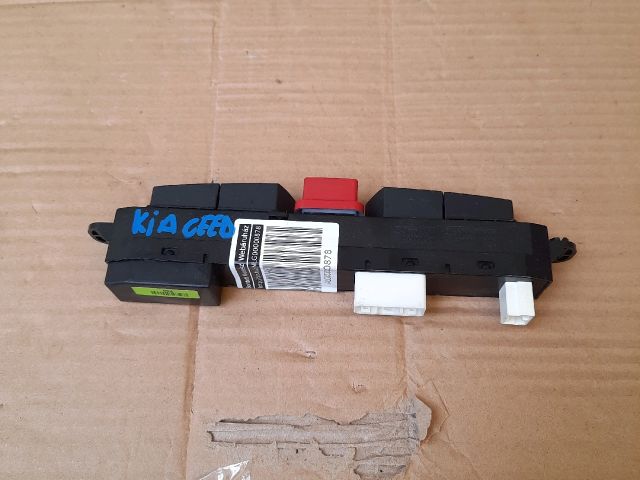 bontott KIA CEED Vészvillogó Kapcsoló