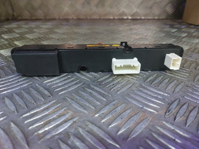 bontott KIA CEED Vészvillogó Kapcsoló