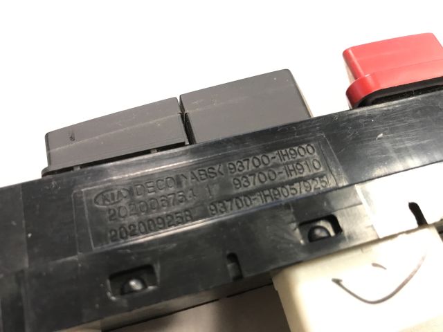 bontott KIA CEED Vészvillogó Kapcsoló