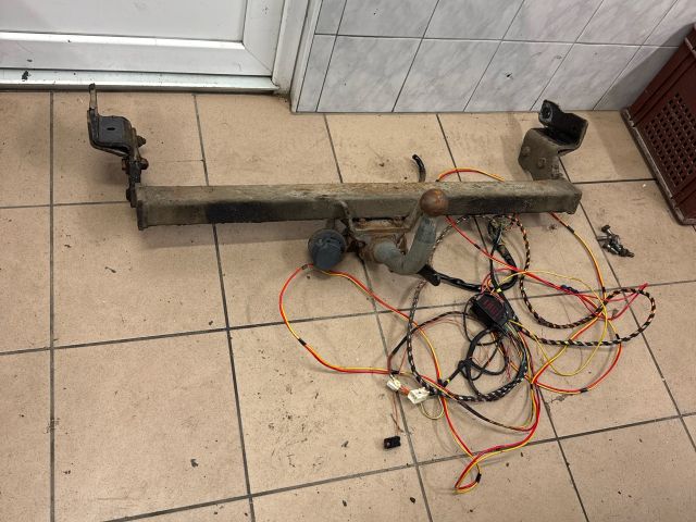 bontott KIA CEED Vonóhorog