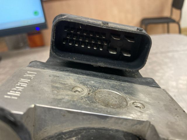 bontott KIA CERATO ABS Kocka