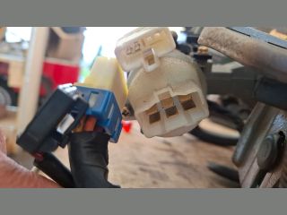 bontott KIA CERATO Gyújtáskapcsoló