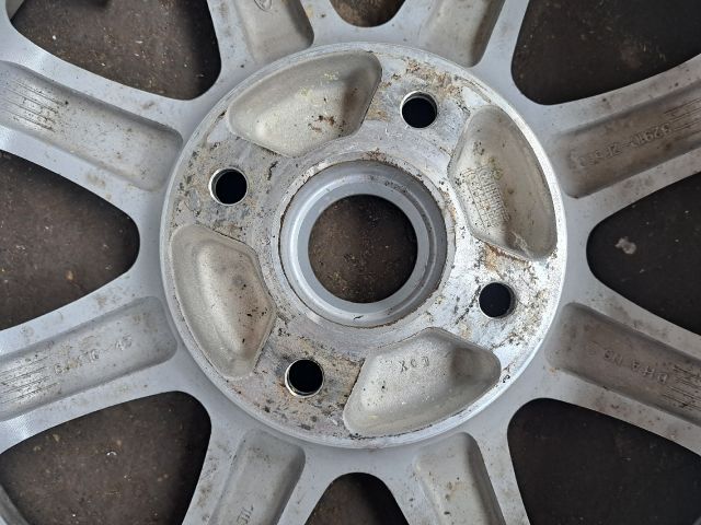 bontott KIA CERATO Alufelni Gumival (1 db)