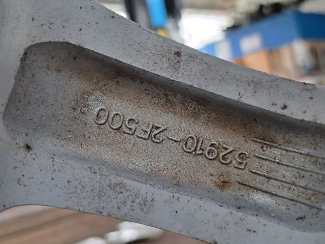 bontott KIA CERATO Alufelni Gumival (1 db)