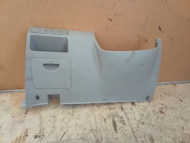 bontott KIA CERATO Bal Alsó Műszerfal Burkolat