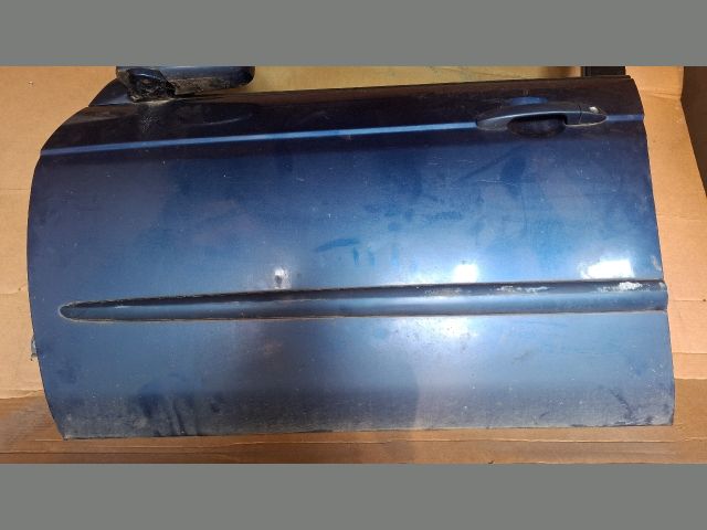 bontott KIA CERATO Bal első Ajtó (Üres lemez)