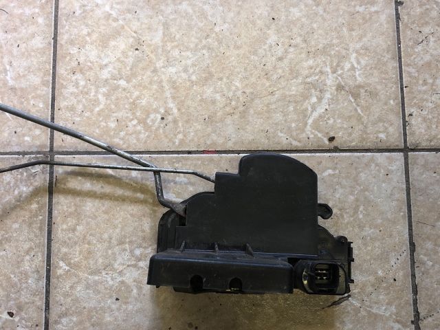 bontott KIA CERATO Bal első Ajtózár