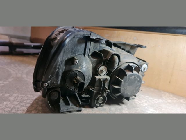 bontott KIA CERATO Bal Fényszóró