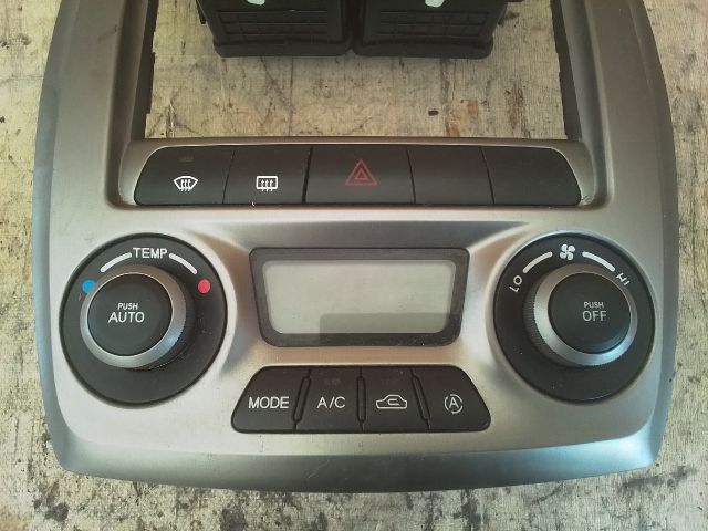 bontott KIA CERATO Fűtéskapcsoló (digit klímás)