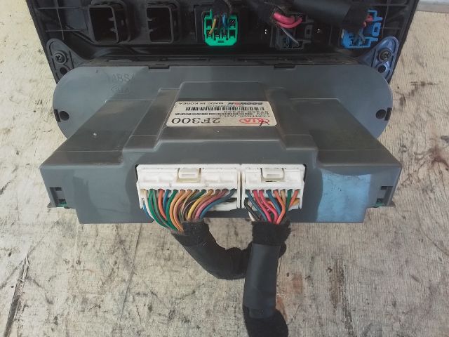 bontott KIA CERATO Fűtéskapcsoló (digit klímás)