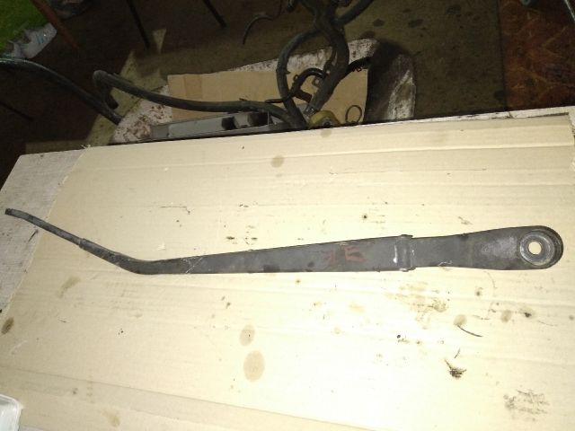 bontott KIA CERATO Jobb első Ablaktörlő Kar