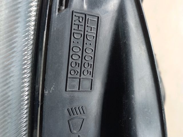 bontott KIA CERATO Jobb Fényszóró