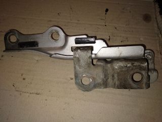 bontott KIA CERATO Motorháztető Jobb Zsanér