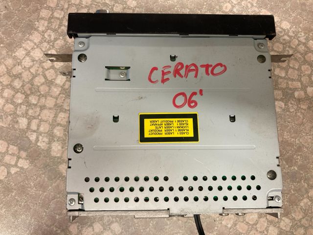 bontott KIA CERATO Rádió / CD