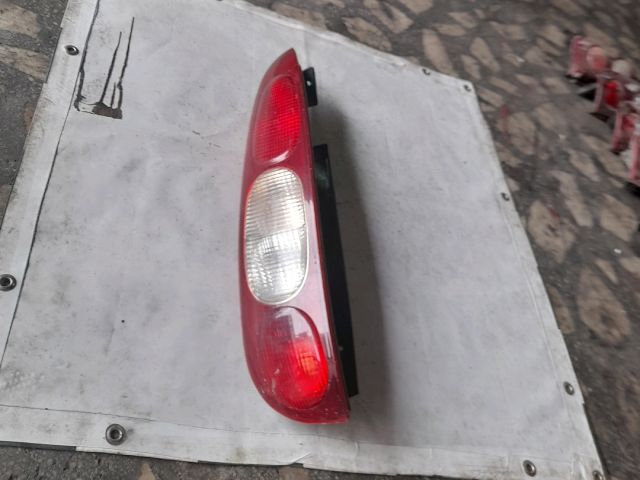 bontott KIA CLARUS Bal Hátsó Lámpa