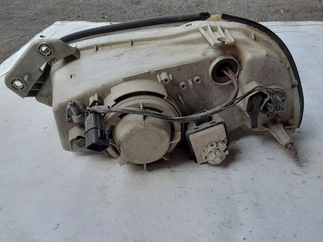 bontott KIA CLARUS Jobb Fényszóró