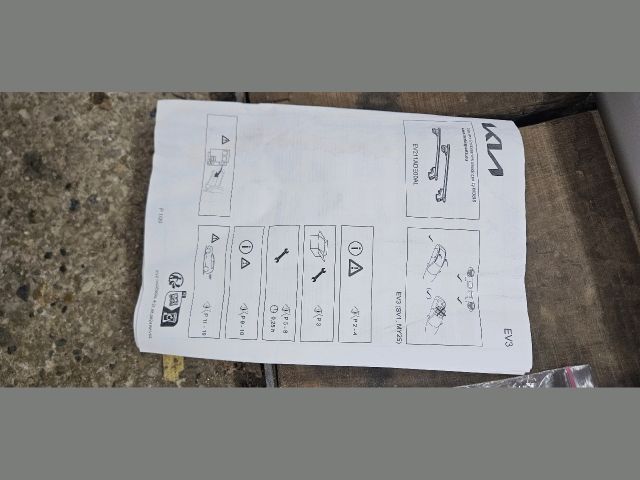 bontott KIA EV3 Tetőcsomagtartó