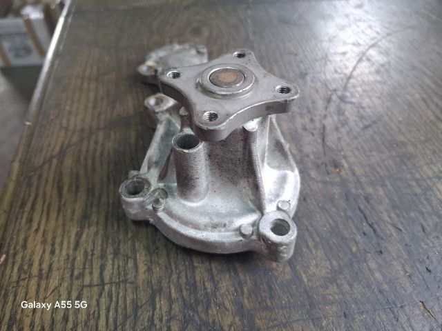 bontott KIA K2500 Vízpumpa