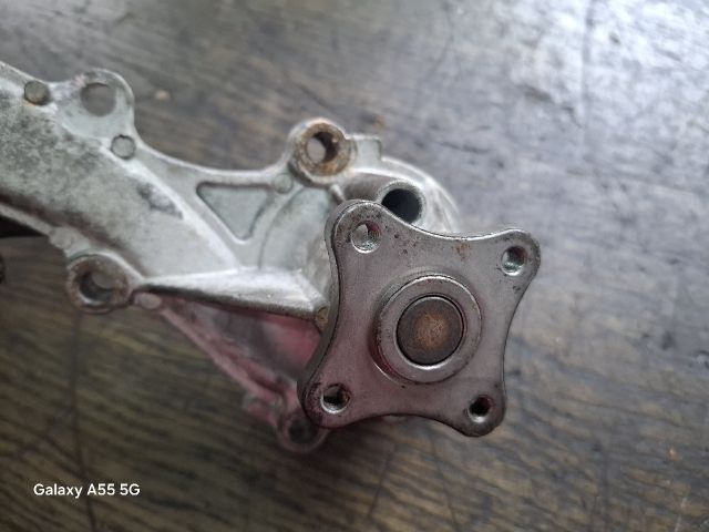 bontott KIA K2500 Vízpumpa