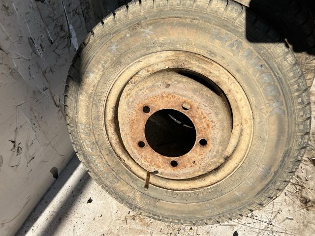 bontott KIA K2500 Acélfelni Szett Gumival