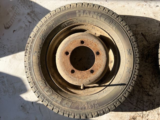 bontott KIA K2500 Acélfelni Szett Gumival