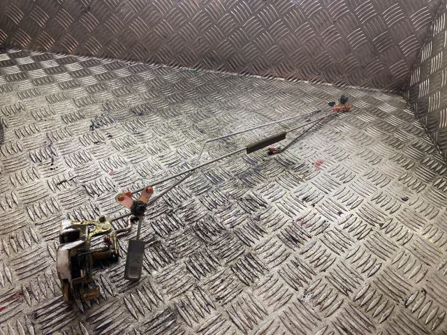 bontott KIA K2500 Bal Csomagtérajtó Zárszerkezet