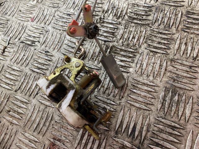 bontott KIA K2500 Bal Csomagtérajtó Zárszerkezet