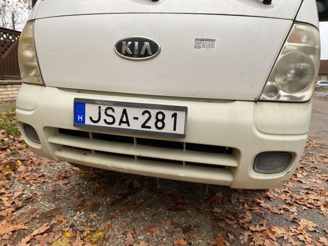 bontott KIA K2500 Első Lökhárító (Részeivel)