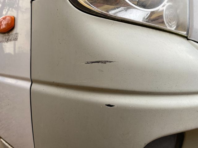 bontott KIA K2500 Első Lökhárító (Részeivel)