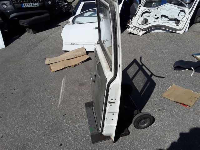 bontott KIA K2500 Jobb hátsó Ajtó (Részeivel)