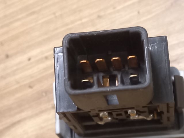 bontott KIA MAGENTIS Hátsó Ablaktörlő Kapcsoló