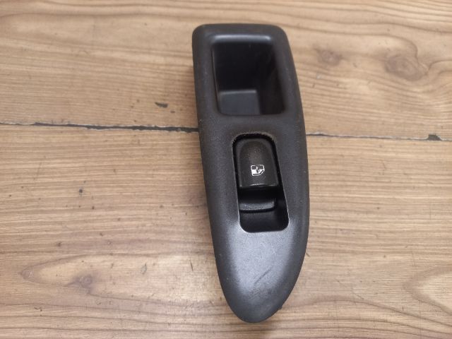 bontott KIA MAGENTIS Jobb hátsó Ablakemelő Kapcsoló