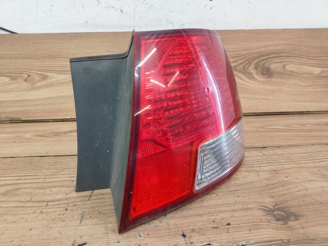 bontott KIA MAGENTIS Jobb Hátsó Lámpa