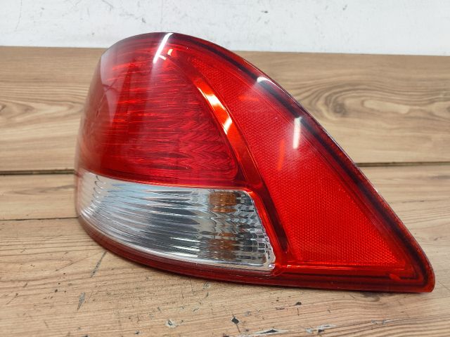 bontott KIA MAGENTIS Jobb Hátsó Lámpa