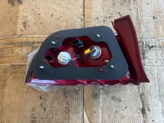 bontott KIA MAGENTIS Jobb Hátsó Lámpa