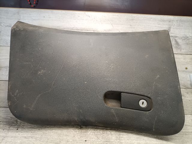 bontott KIA MAGENTIS Kesztyűtartó