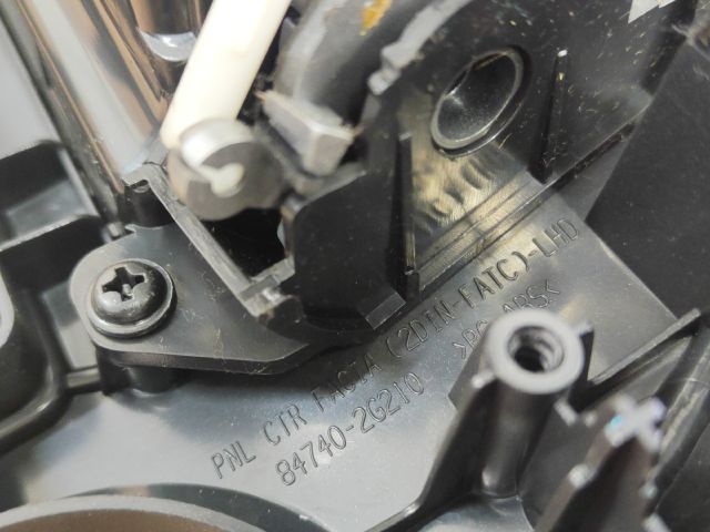 bontott KIA MAGENTIS Középkonzol Keret