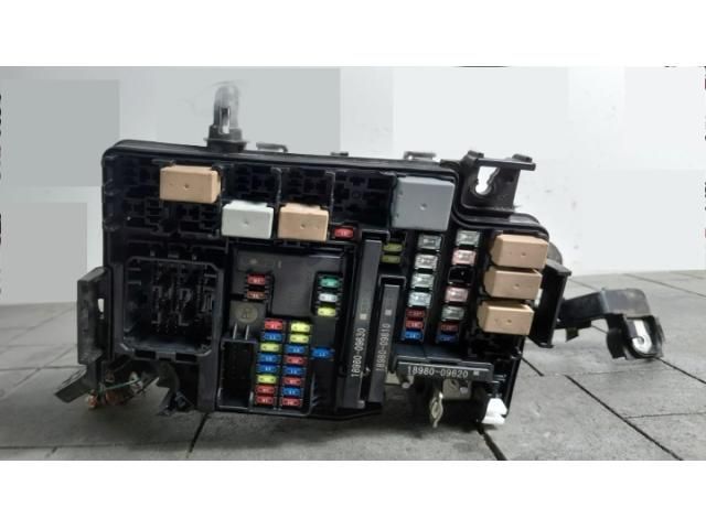 bontott KIA NIRO Biztosítéktábla Motortér