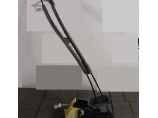 bontott KIA NIRO Bal első Ajtózár