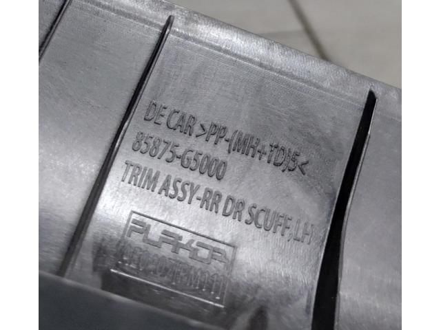 bontott KIA NIRO Bal hátsó Belső Küszöb Burkolat