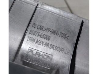 bontott KIA NIRO Bal hátsó Belső Küszöb Burkolat