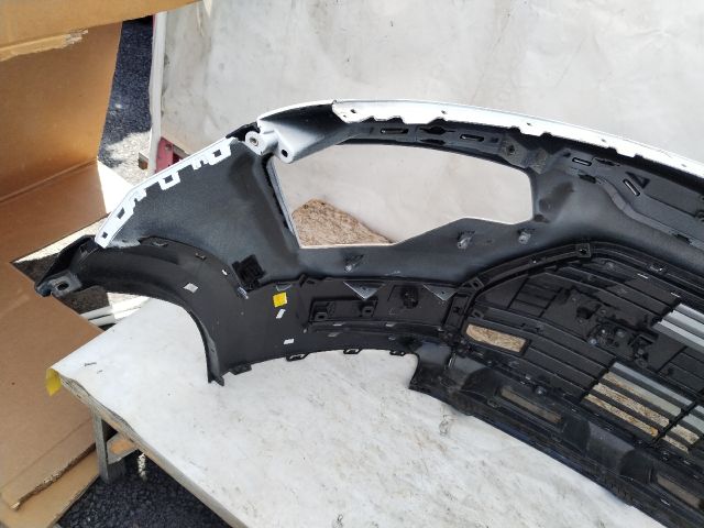 bontott KIA NIRO Első Lökhárító (Üresen)