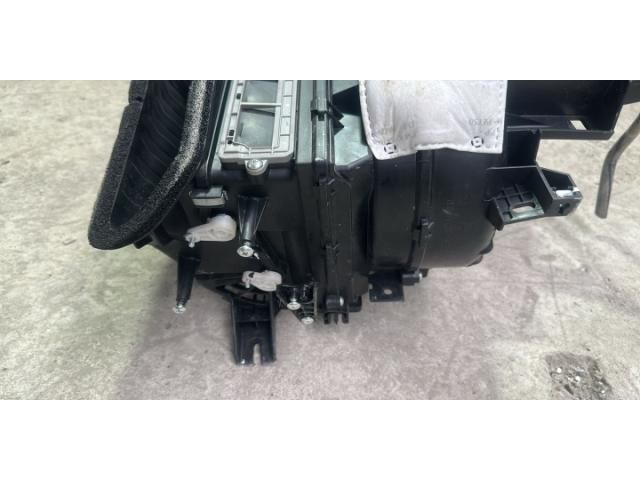 bontott KIA NIRO Fűtőmotor (Klímás)