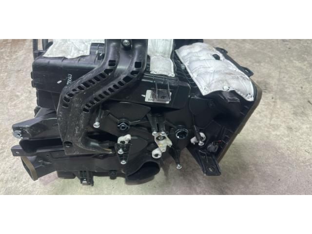 bontott KIA NIRO Fűtőmotor (Klímás)