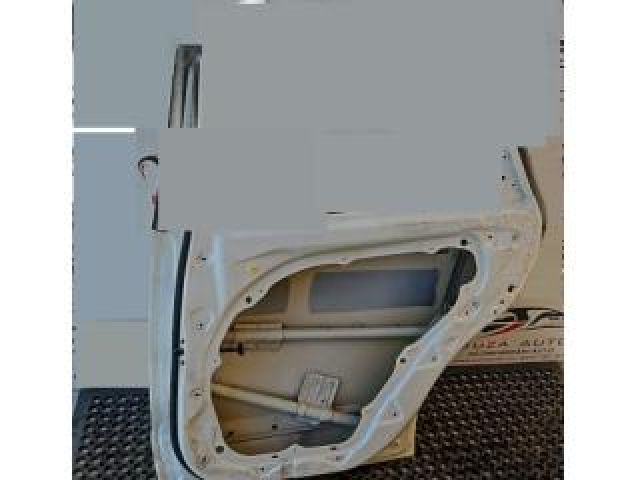 bontott KIA NIRO Jobb hátsó Ajtó (Üres lemez)