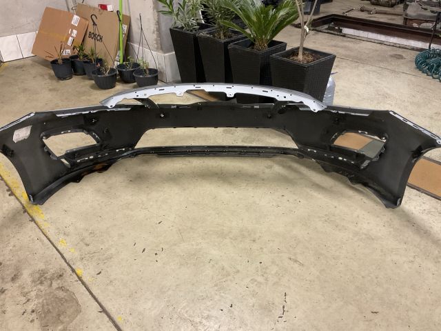 bontott KIA OPTIMA Első Lökhárító (Üresen)