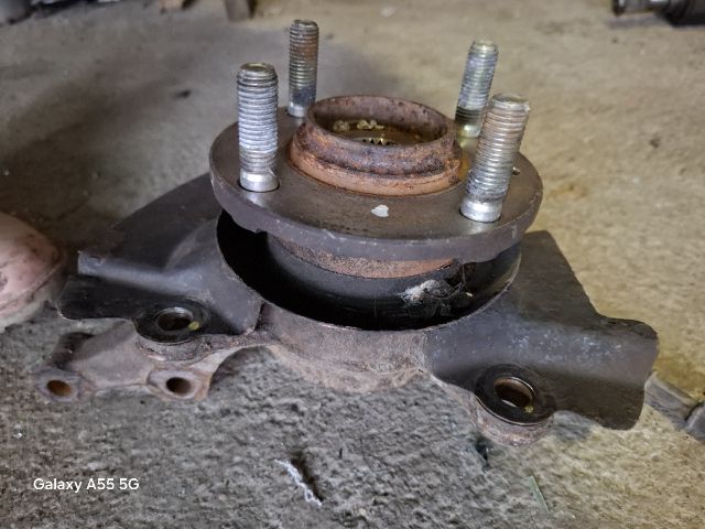 bontott KIA PICANTO Bal első Csonkállvány Kerékaggyal